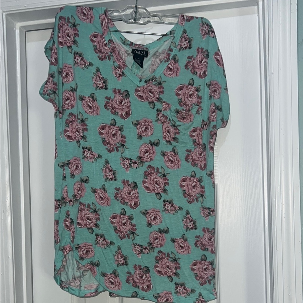 Rue21 Aqua and Pink Floral Short Sleeve Top - Picture 2 of 6